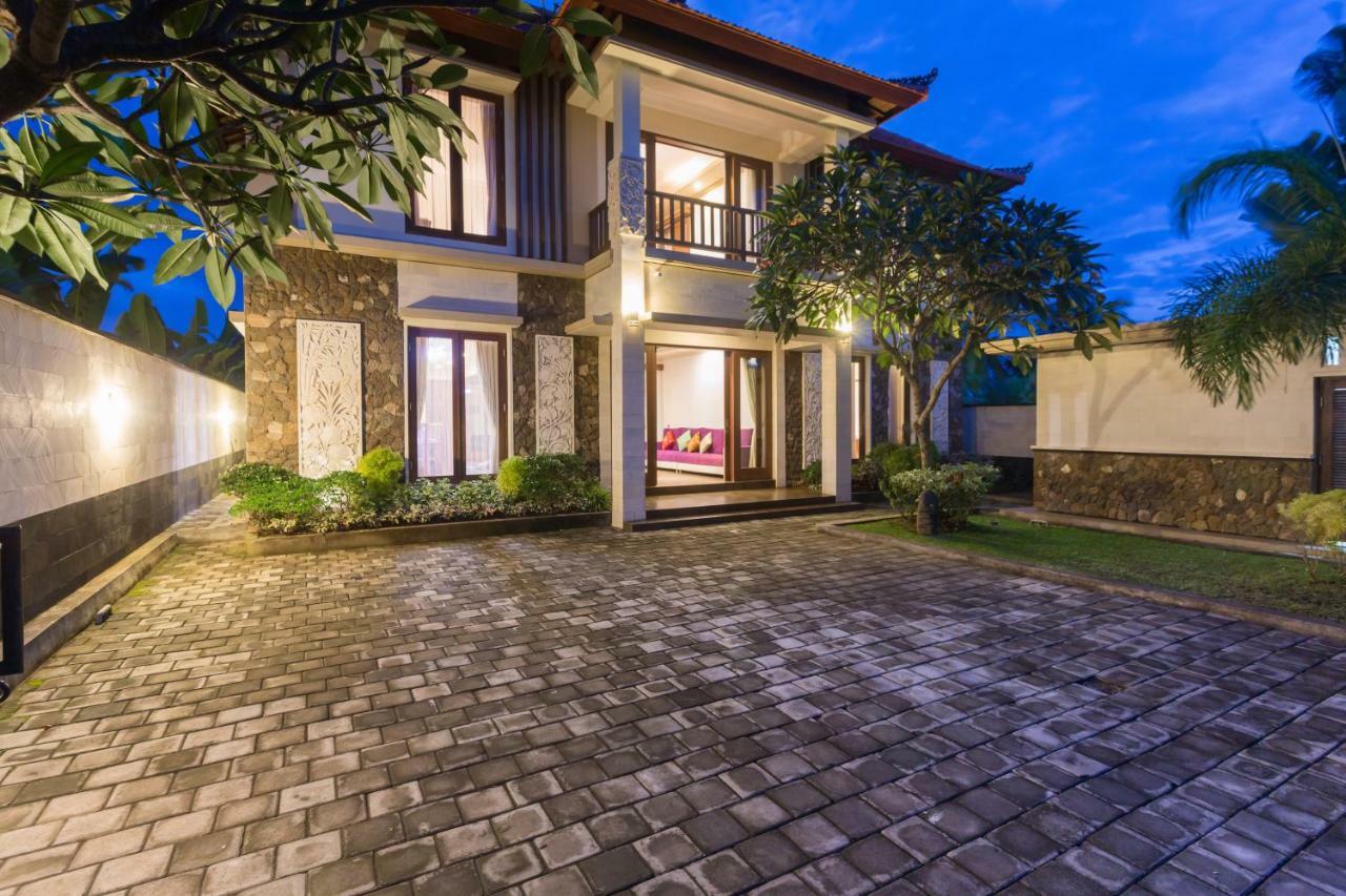 Villa Sabasanti Gianyar เกอรามัส ภายนอก รูปภาพ